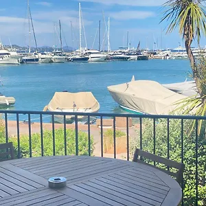 https://le-quai-saint-tropez-marina.fr-provencehotel.com
