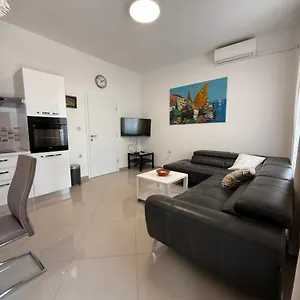  Apartment Sesar Krk - No. 1 Iva